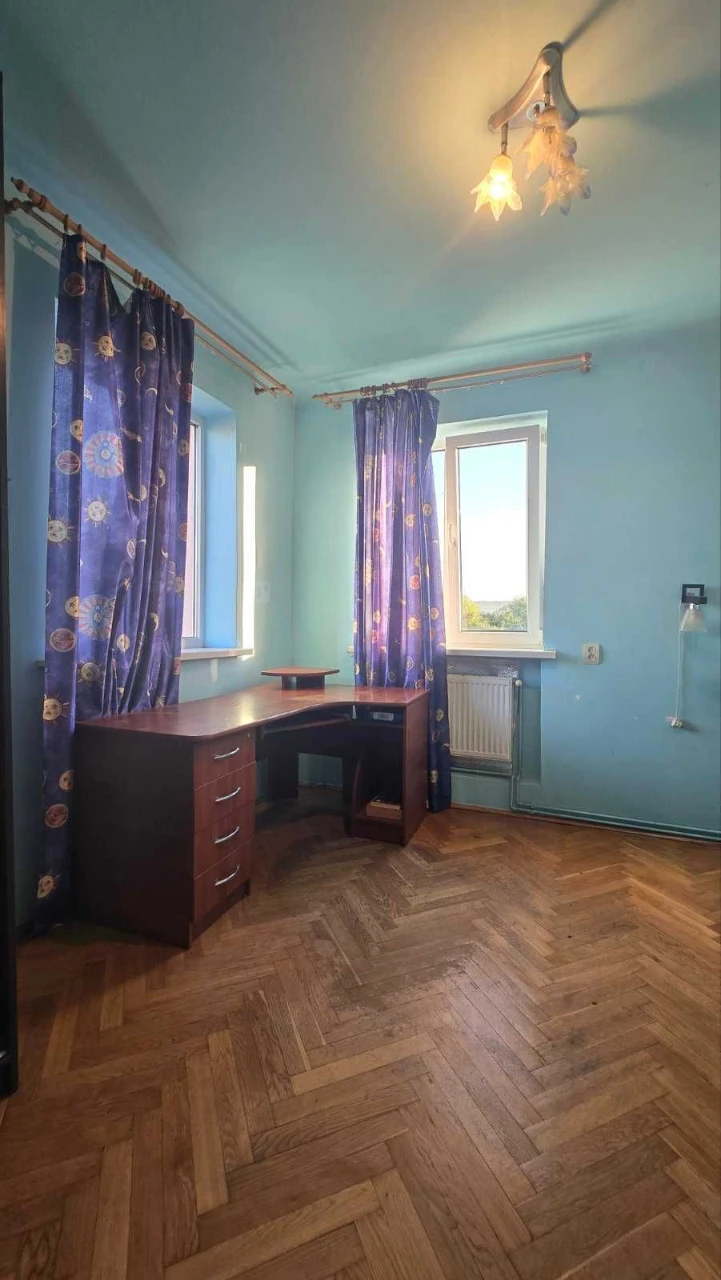 Продаж просторого будинку у м. Винники по вул. Підлисецького