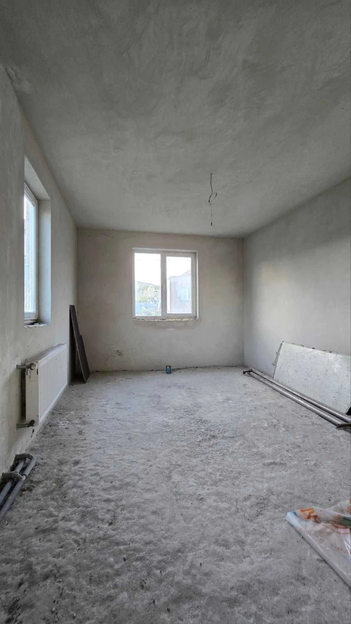 Продаж просторого будинку у м. Винники по вул. Підлисецького