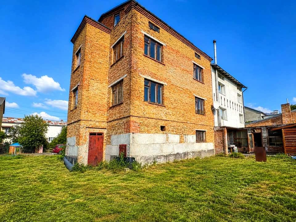 Будинок. Винники (Львів), Незалежності вул.