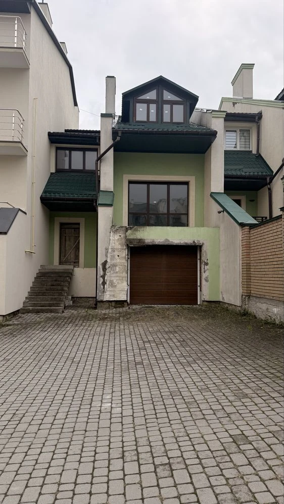 Продаж будинку/котеджу, який межує з парком, 0- циклі , 240