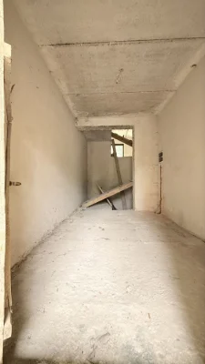 Продаж будинку/котеджу, який межує з парком, 0- циклі , 240
