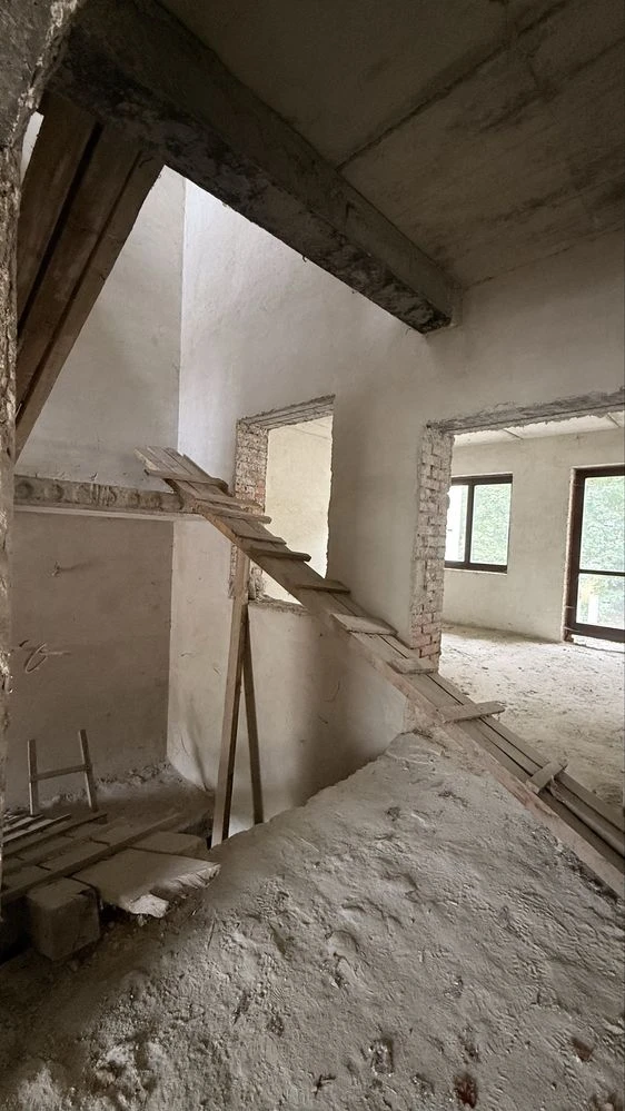 Продаж будинку/котеджу, який межує з парком, 0- циклі , 240