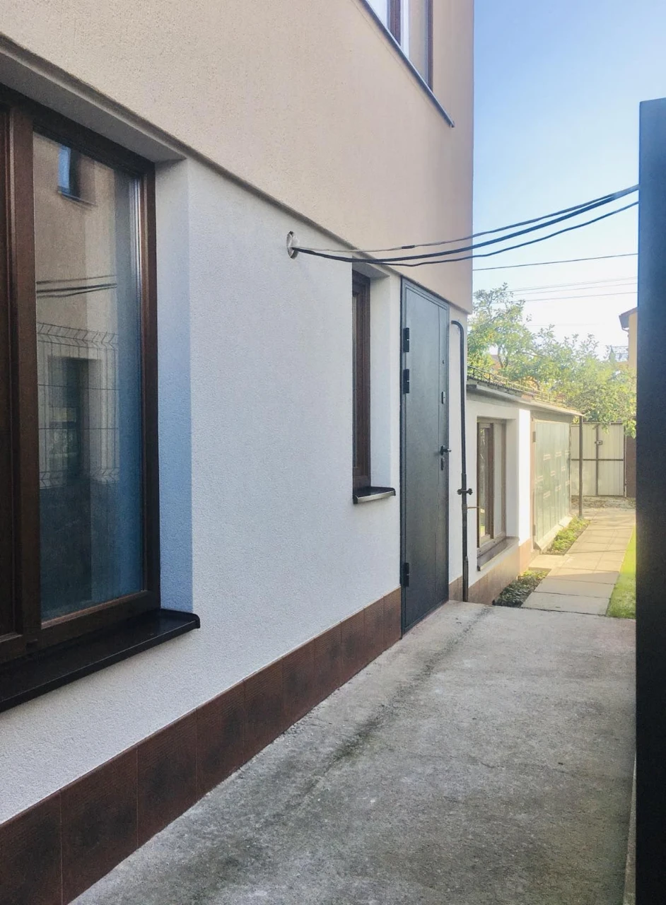Продаж житлового будинку 93м2 м.Винники вул.Соборості 30