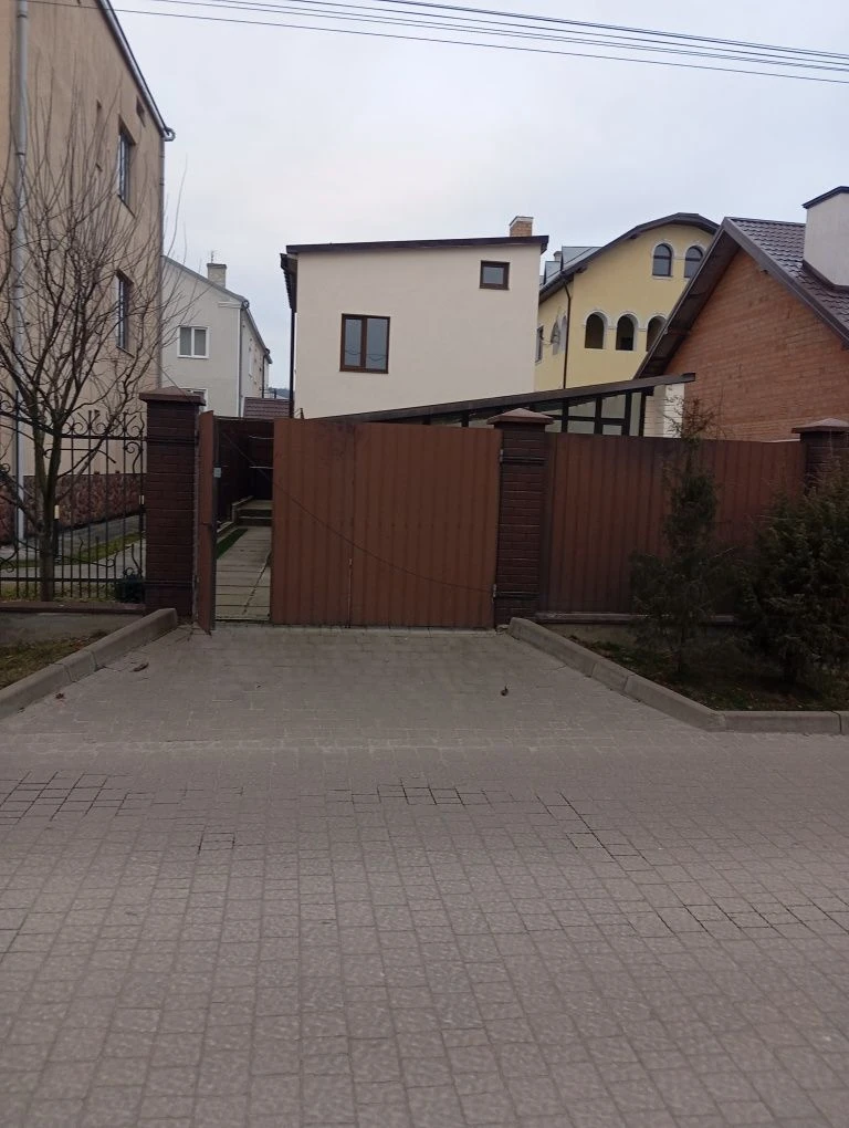 Продаж житлового будинку 93м2 м.Винники вул.Соборості 30
