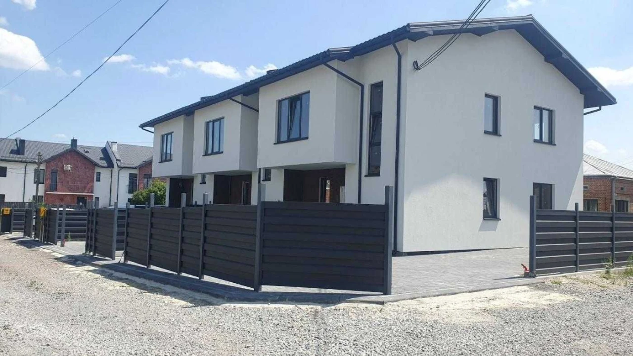 Продаж готового сучасного котеджу у місті Винники по вулиці