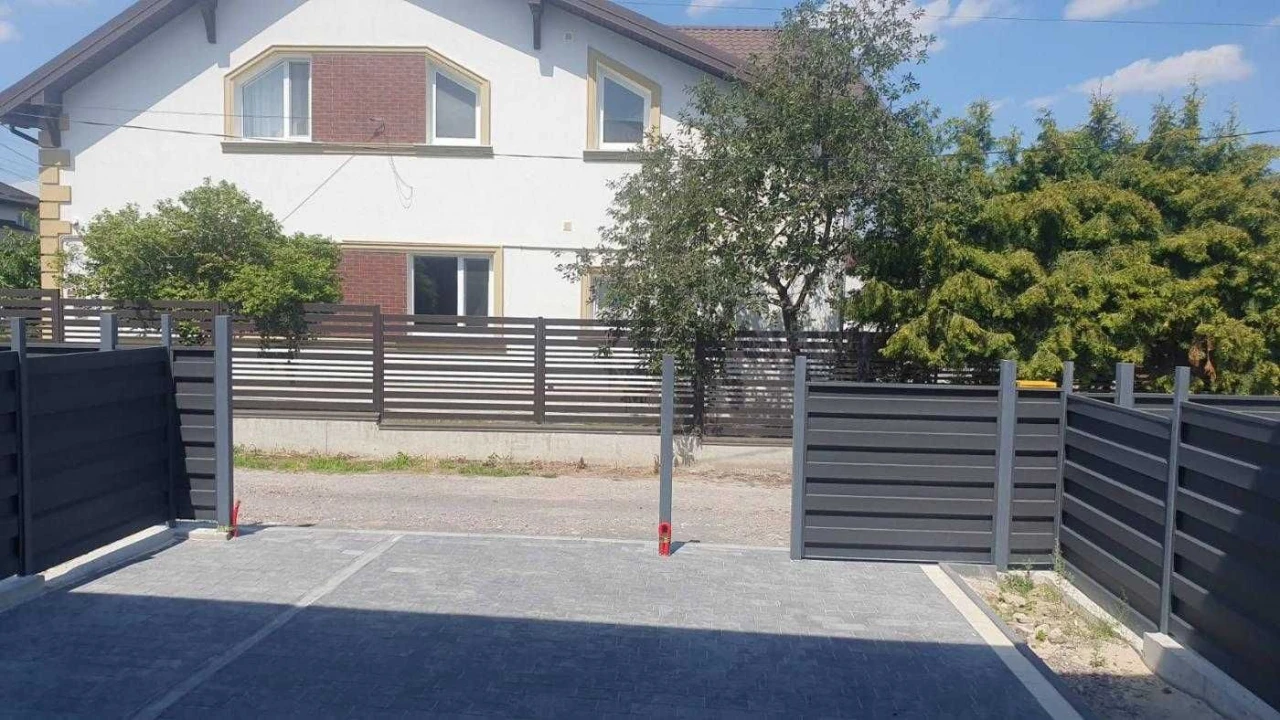 Продаж готового сучасного котеджу у місті Винники по вулиці