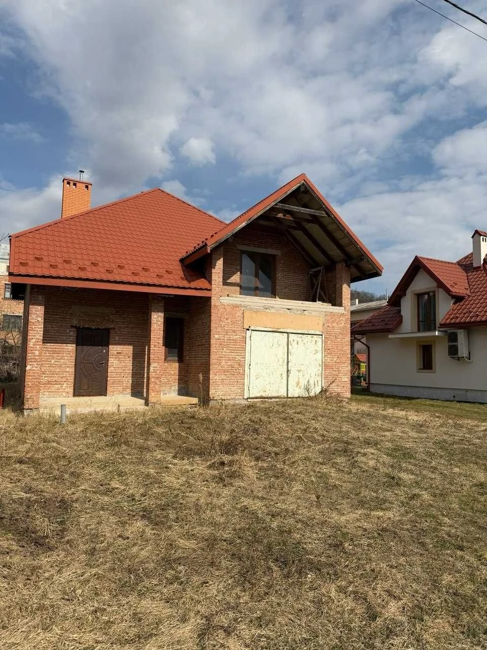 Продаж будинку у Винниках, біля Окружної, 2 поверхи, 153 000