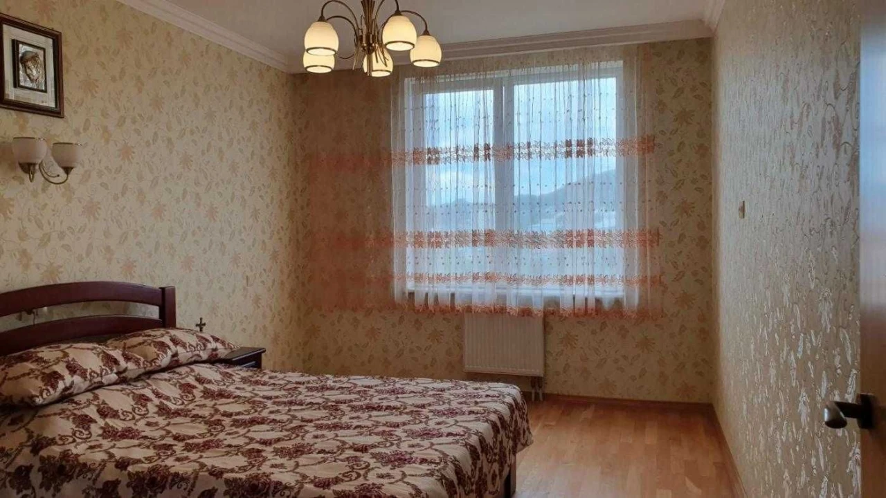 Продаж затишного котеджу у чудовій локації по вулиці Яворниц