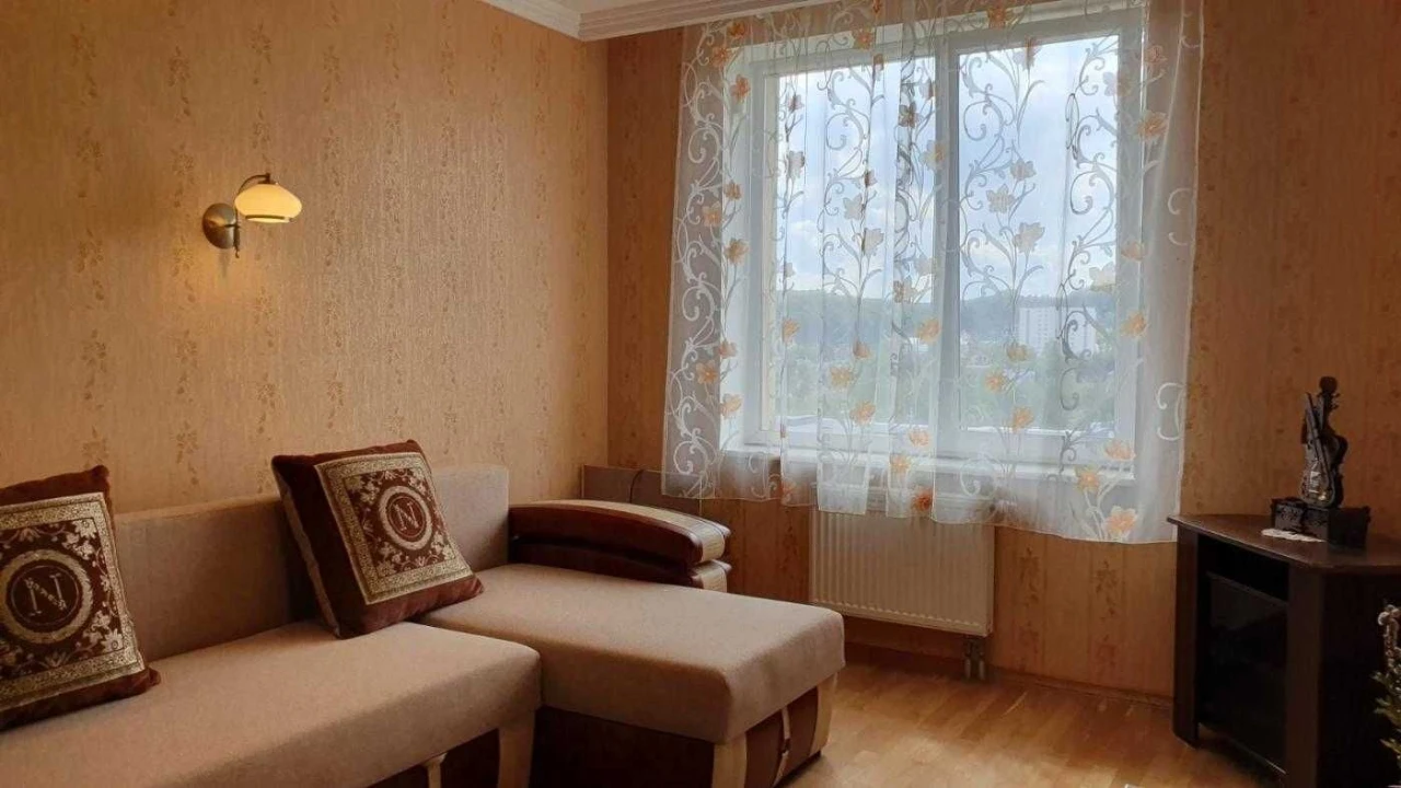 Продаж затишного котеджу у чудовій локації по вулиці Яворниц