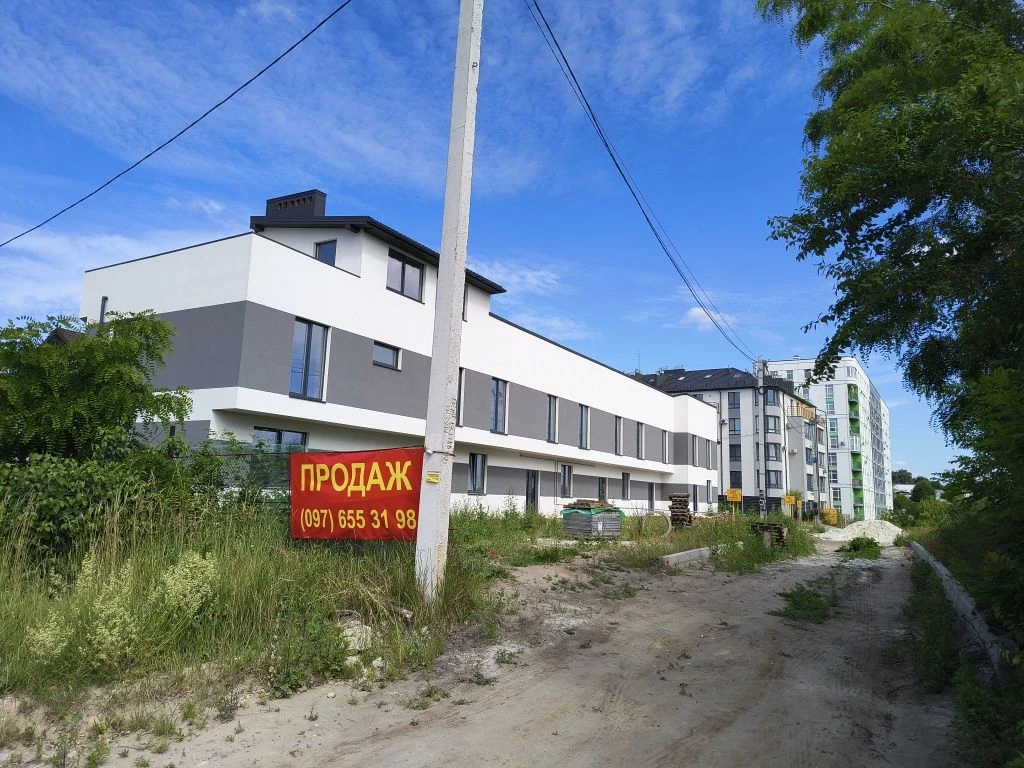 Продаж 3-кімнатного таунхаусу по вул. Лисика в м. Винники бі