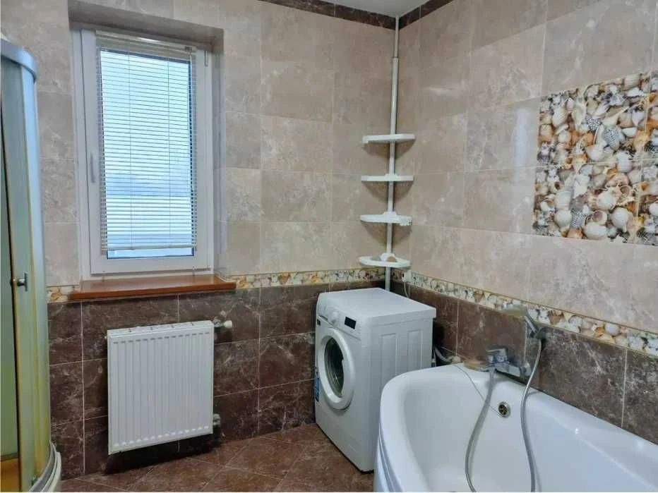 Будинок 298 м²  Львів - Винники, 8 соток, гараж + майстерні,