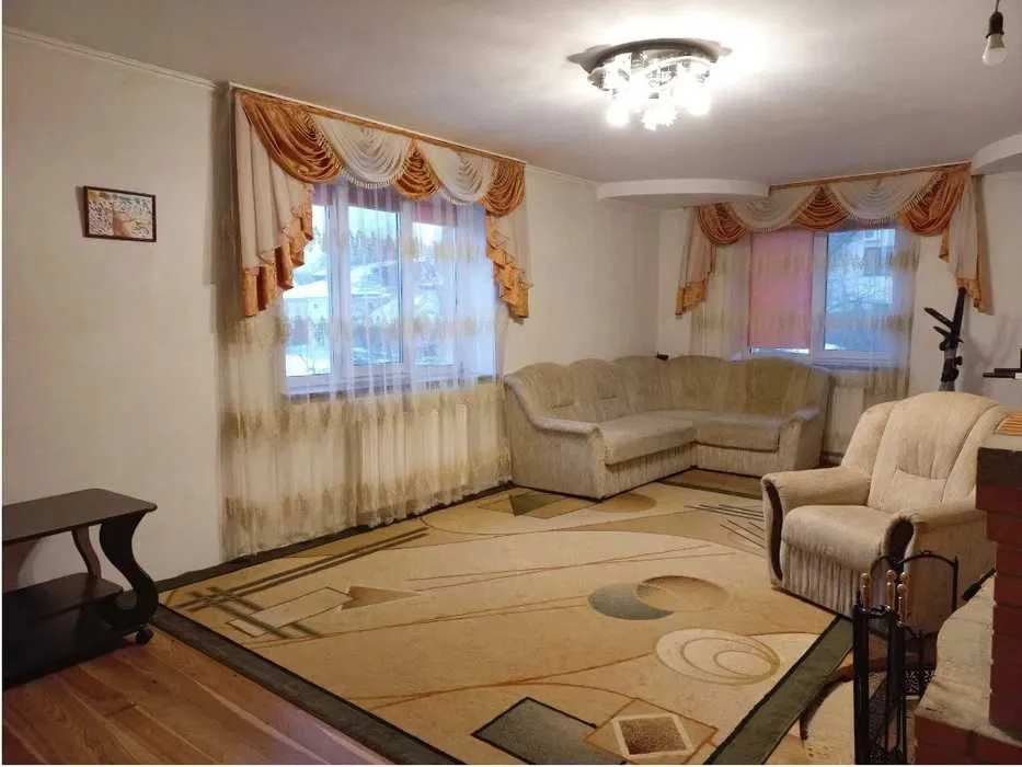 Будинок 298 м²  Львів - Винники, 8 соток, гараж + майстерні,