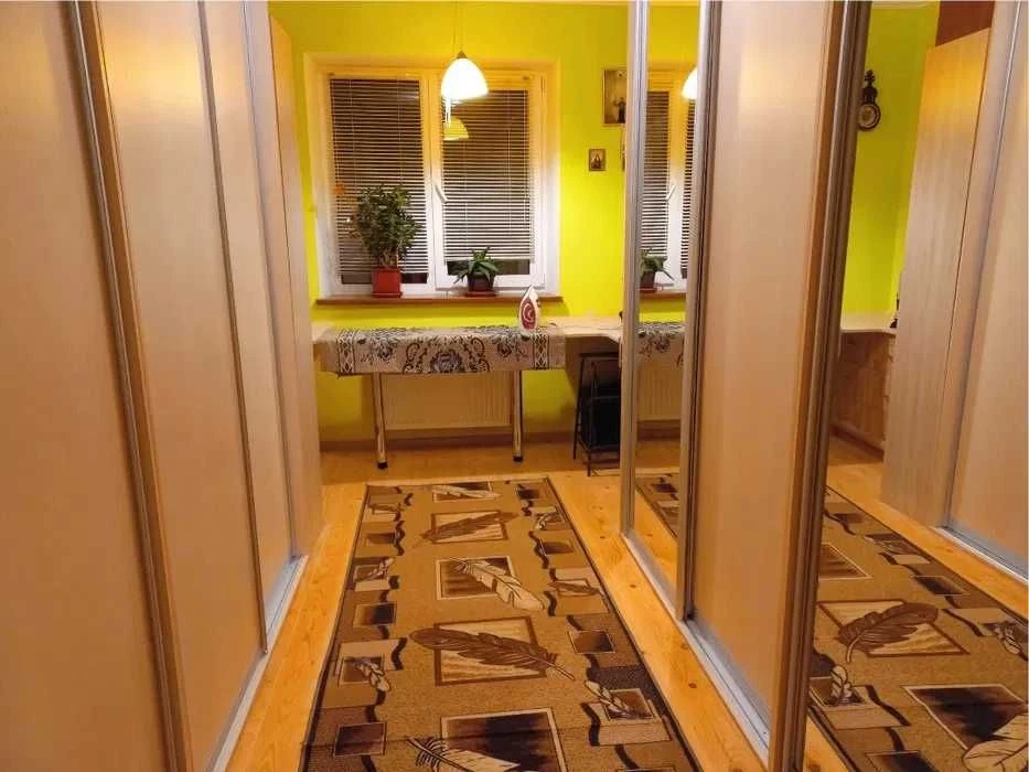 Будинок 298 м²  Львів - Винники, 8 соток, гараж + майстерні,