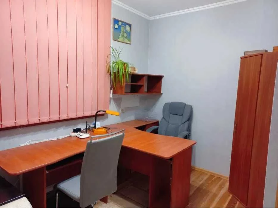 Будинок 298 м²  Львів - Винники, 8 соток, гараж + майстерні,