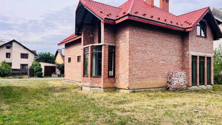 БЕЗ КОМІСІЇ Продаж будинку з земельною ділянкою 6 соток в Ви