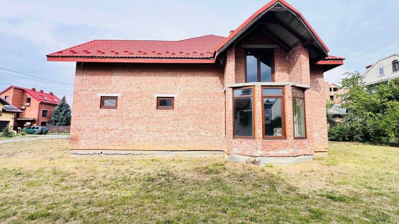 БЕЗ КОМІСІЇ Продаж будинку з земельною ділянкою 6 соток в Ви