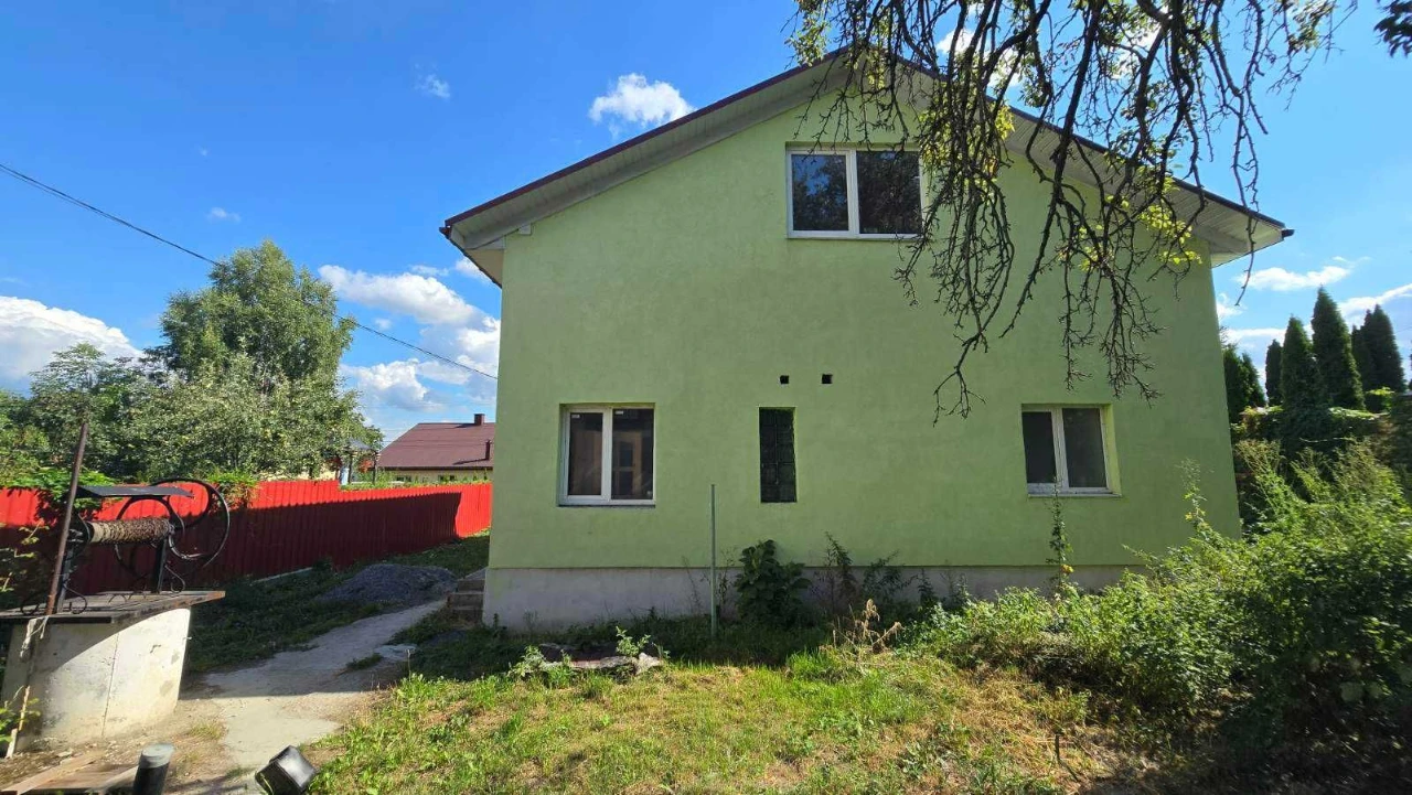 Продаж просторого будинку у Винниках