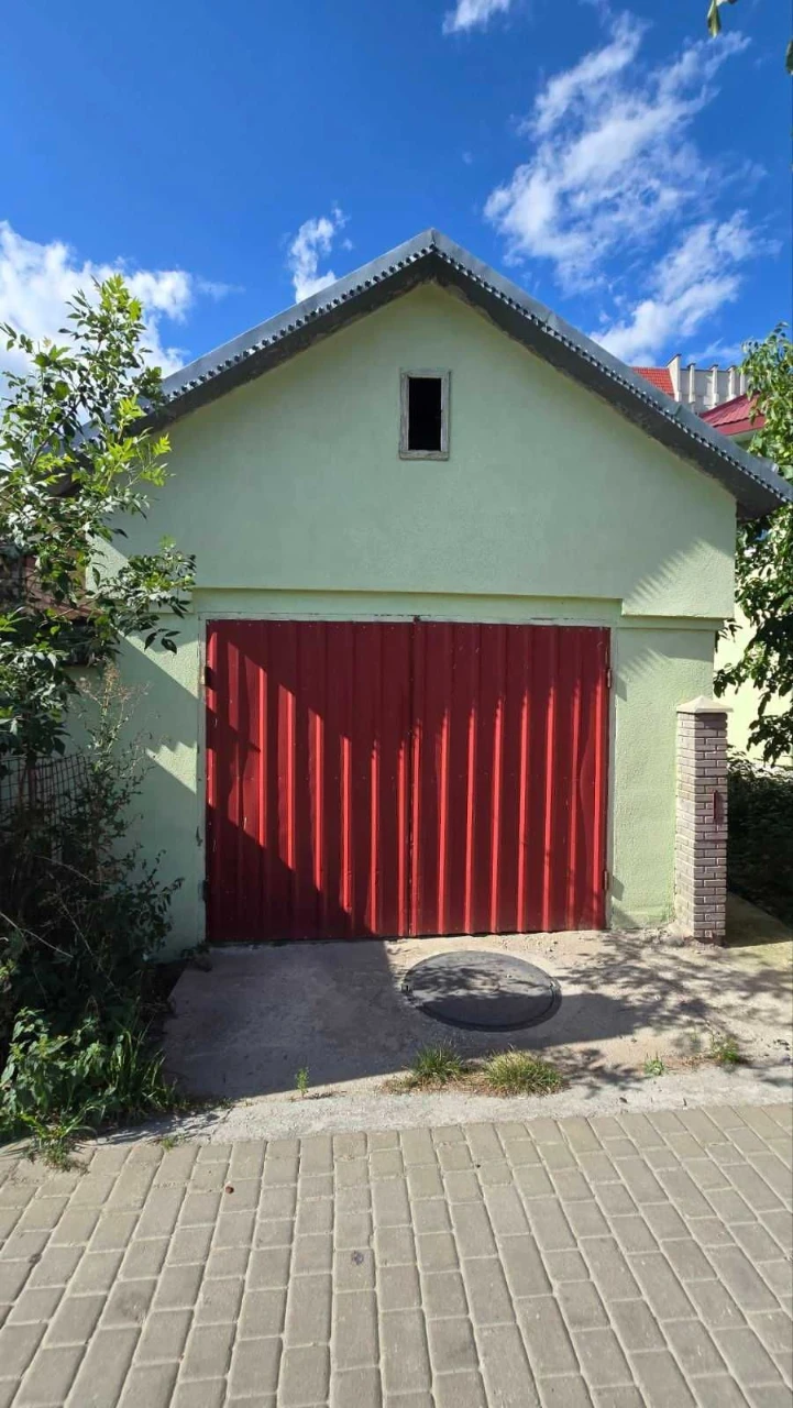 Продаж просторого будинку у Винниках