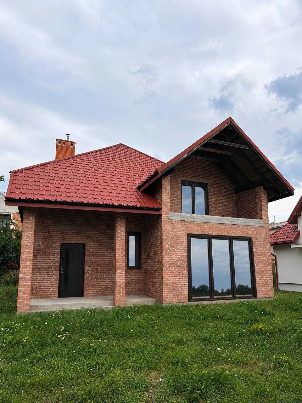 Продаж  окремостоячого будинку у Винниках по вул. Богдана Ле