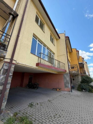ПРОДАЖ котеджу 145м2 в неймовірно гарній локації м.Винники (
