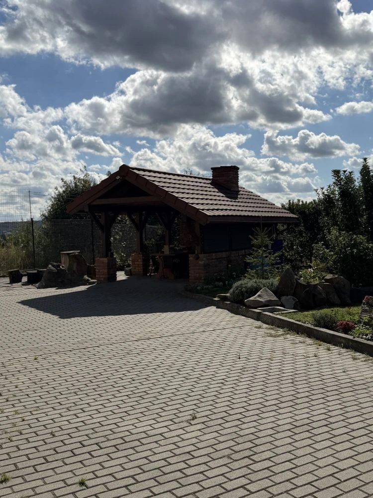 ПРОДАЖ котеджу 145м2 в неймовірно гарній локації м.Винники (