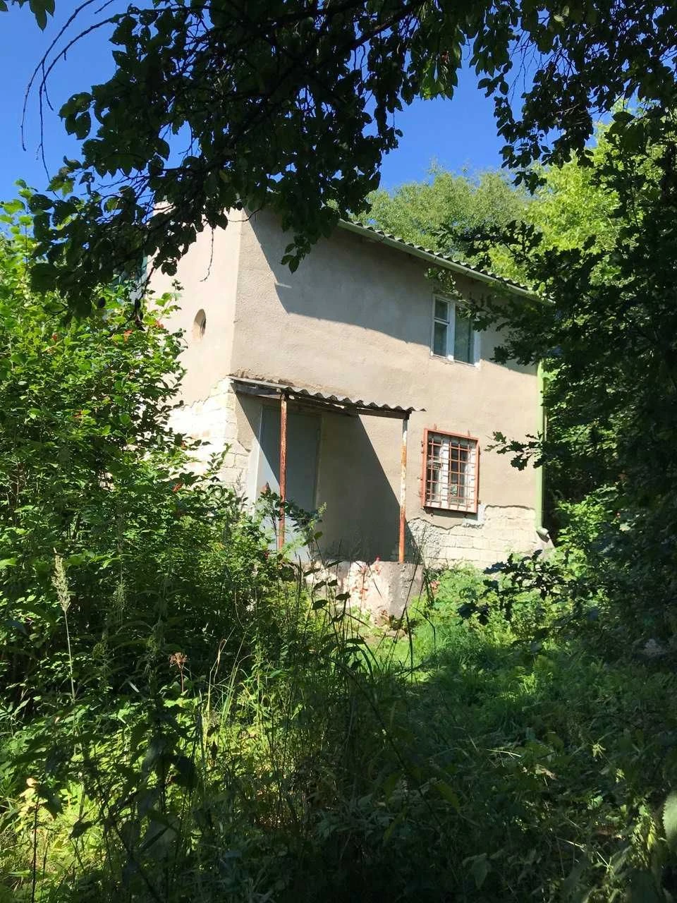 Будинок з ділянкою біля Emily Resort