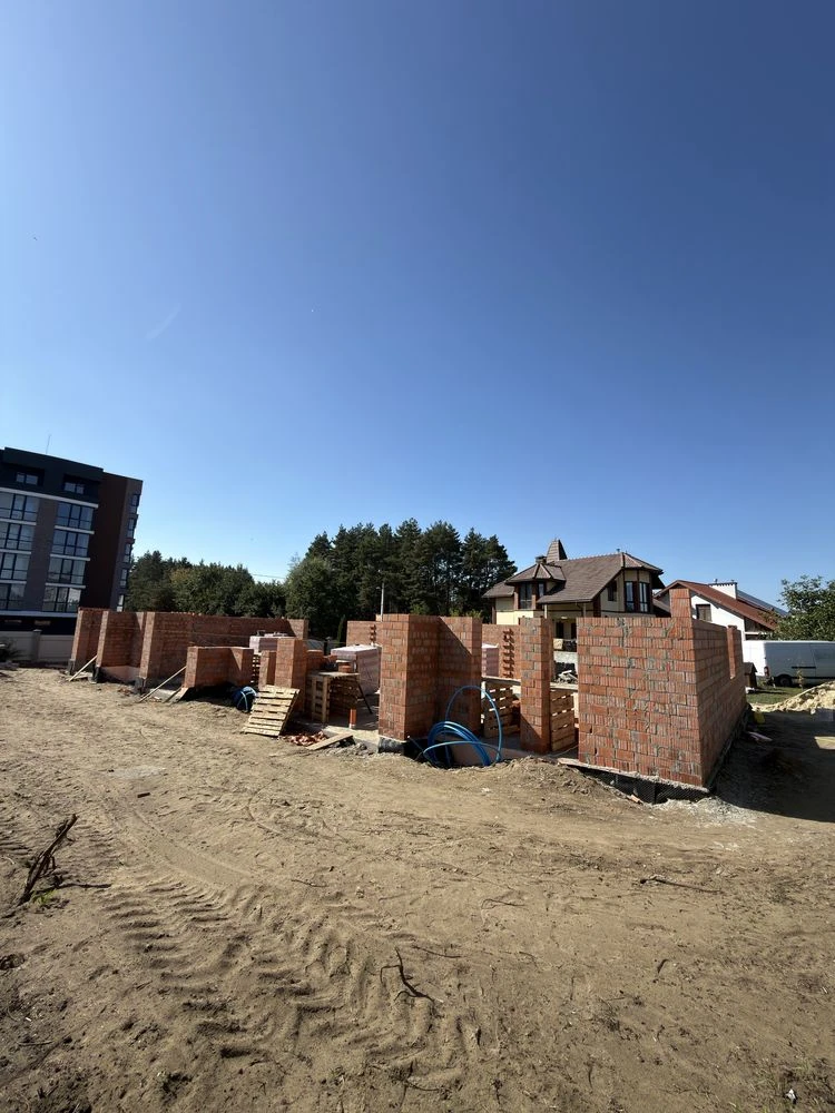 ПРОДАЖ КОТЕДЖІВ м. Новояворівськ, вул. Сонячна (район “за Та