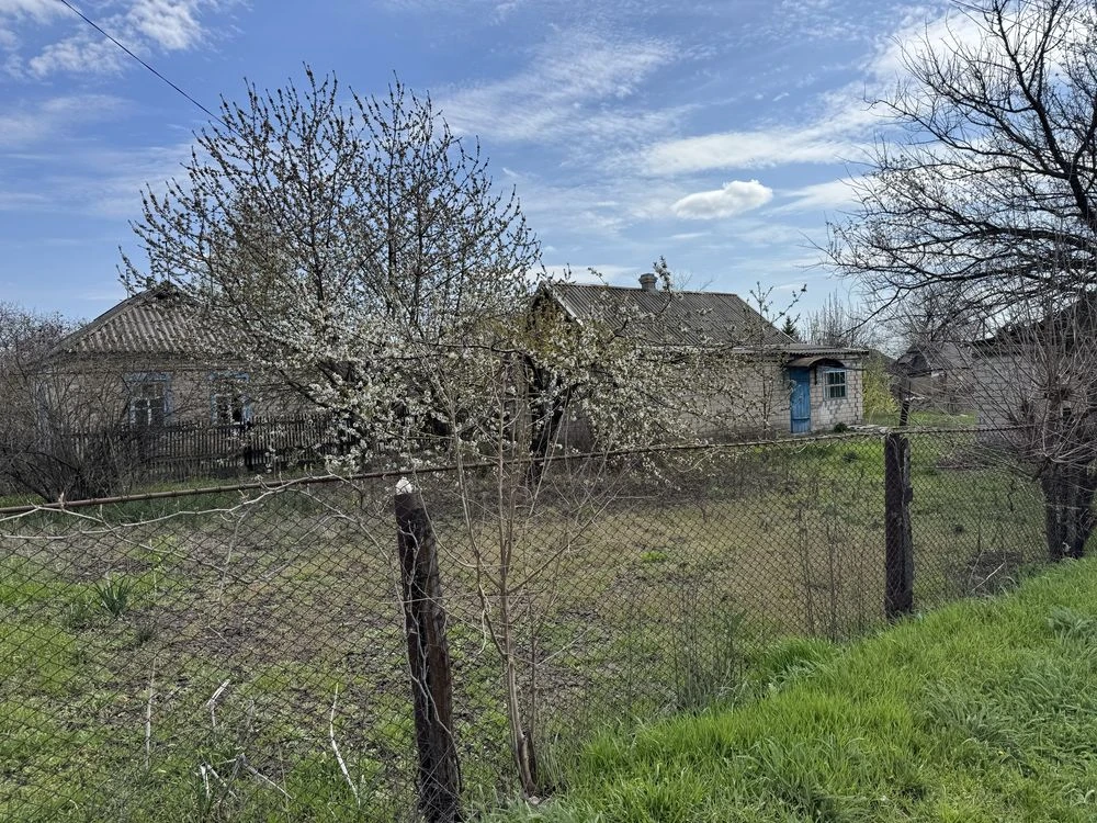 Продам будинок з приватизованою земельною ділянкою