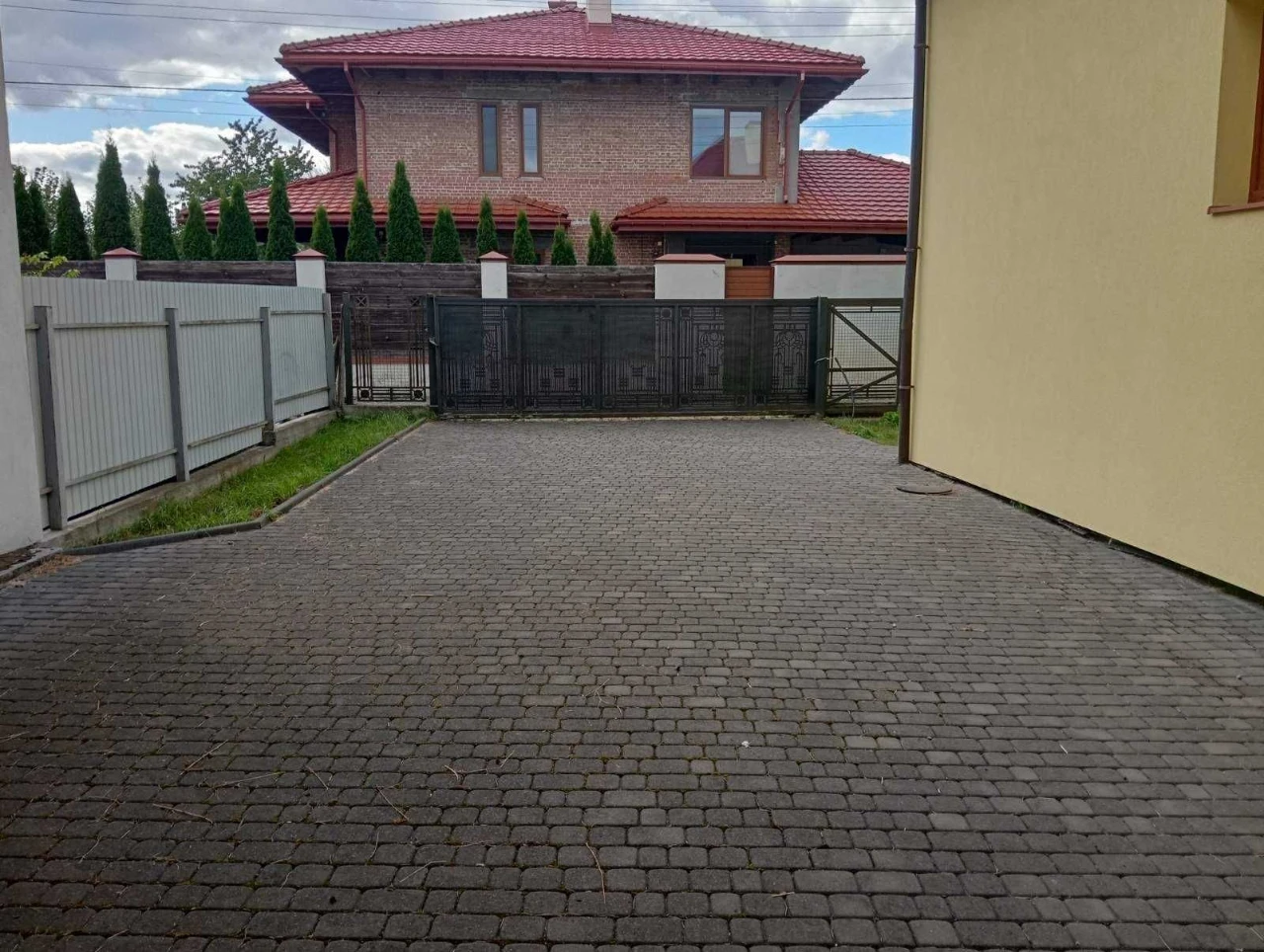 Будинок в Винниках район Святослава
