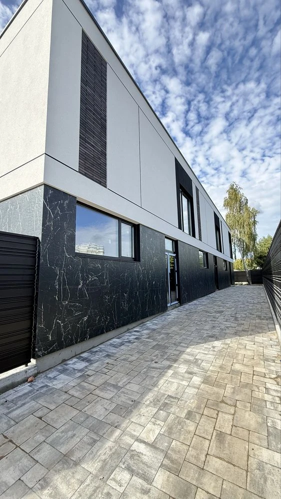 Найкраща ціна! Продаж Таунхаус 100 м² ділянка 1.5 сотих ГАЗ
