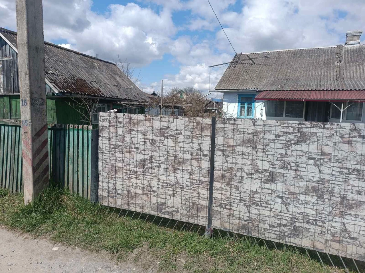 Продається частина будинку 66м2, 3 кімнати, 7 соток землі, ц