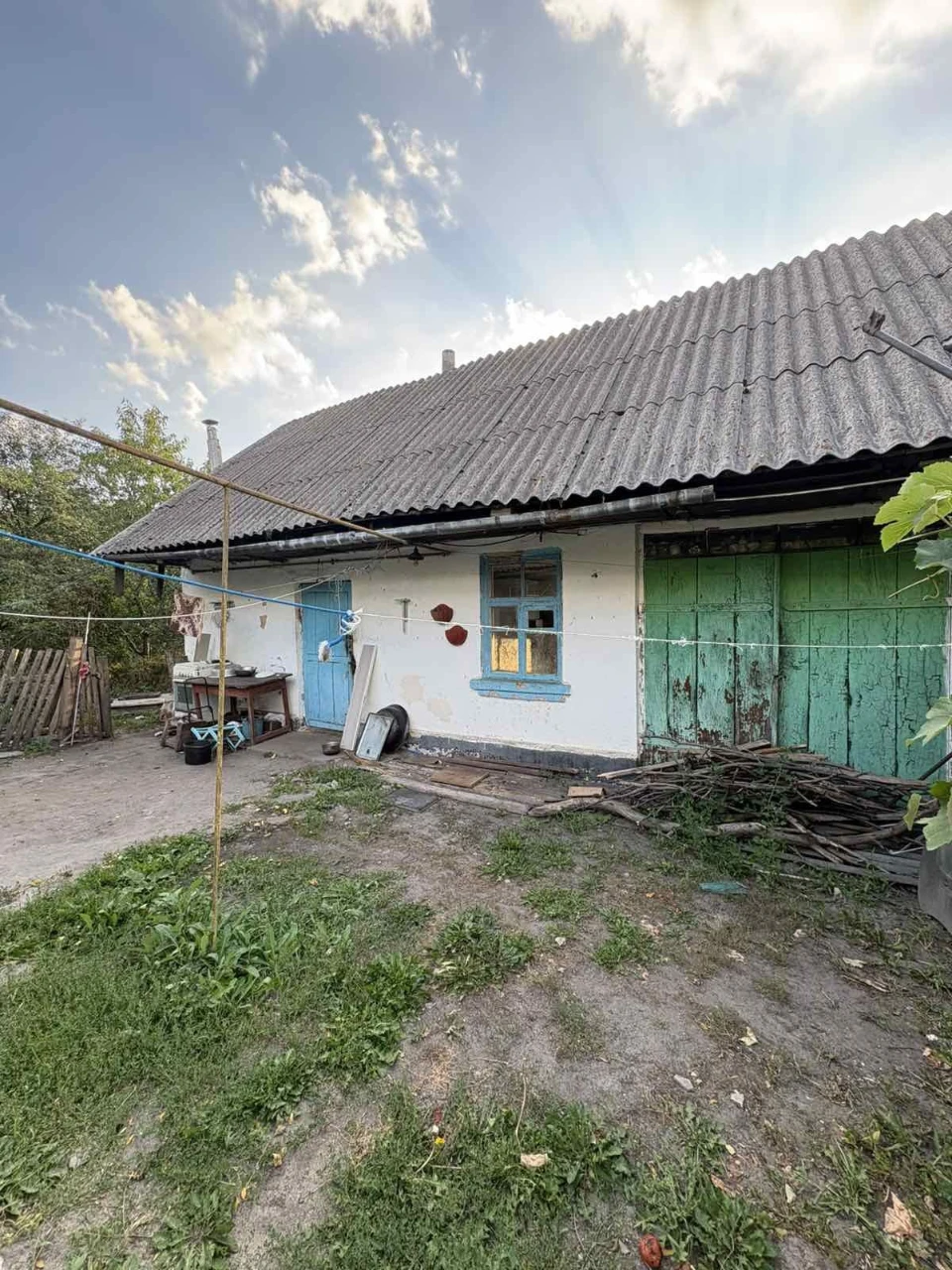 Продається будинок 67м2,  три кімнати, 6 соток землі, опален