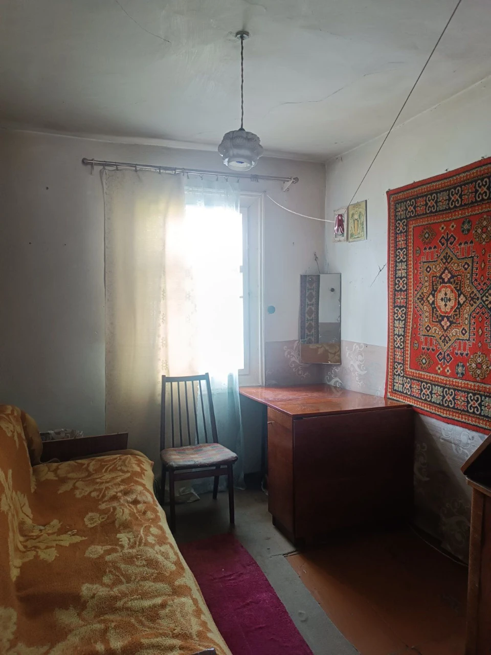 Продається частина будинку 66м2, 3 кімнати, 7 соток землі, ц