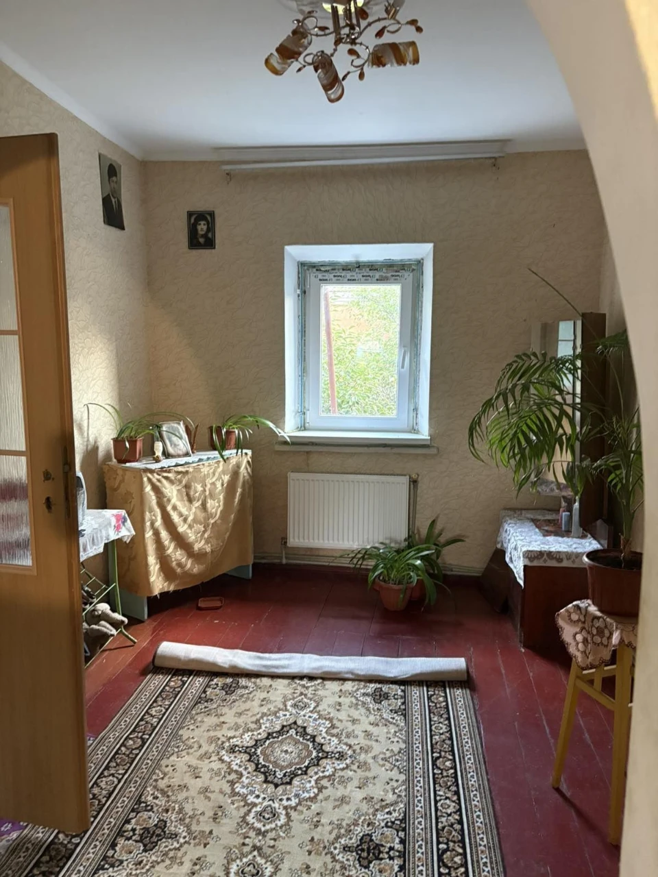 Продається будинок 67м2,  три кімнати, 6 соток землі, опален
