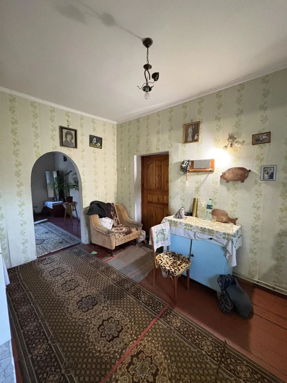 Продається будинок 67м2,  три кімнати, 6 соток землі, опален