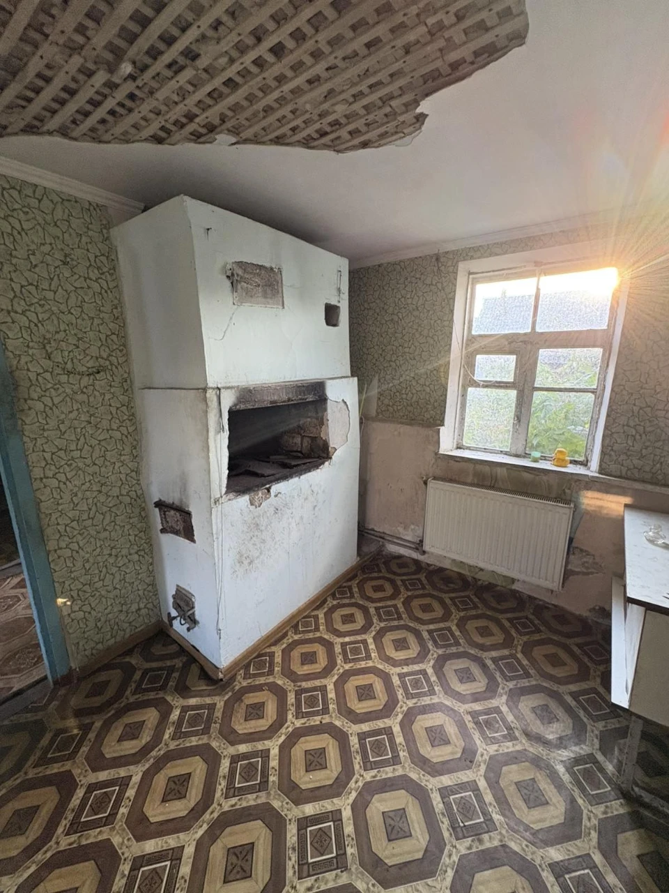 Продається будинок 67м2,  три кімнати, 6 соток землі, опален
