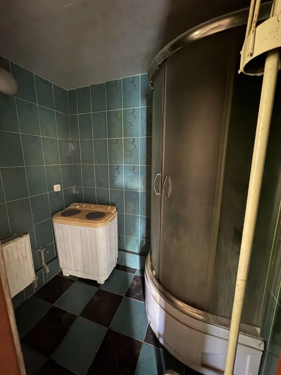 Продається будинок 67м2,  три кімнати, 6 соток землі, опален