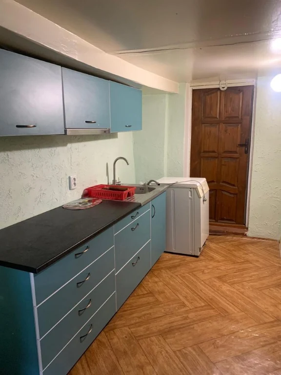 Продам пів будинку в центрі міста біля новоі почти