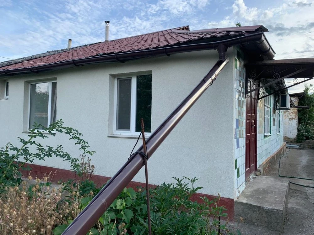 Продам пів будинку в центрі міста біля новоі почти