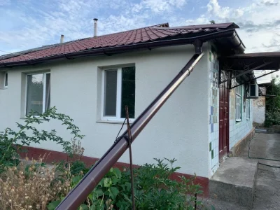 Продам пів будинку в центрі міста біля новоі почти