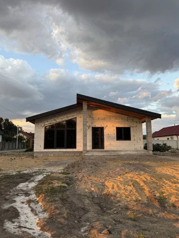 Продам будинок м.Славута 127кв.м. 10сотих землі.