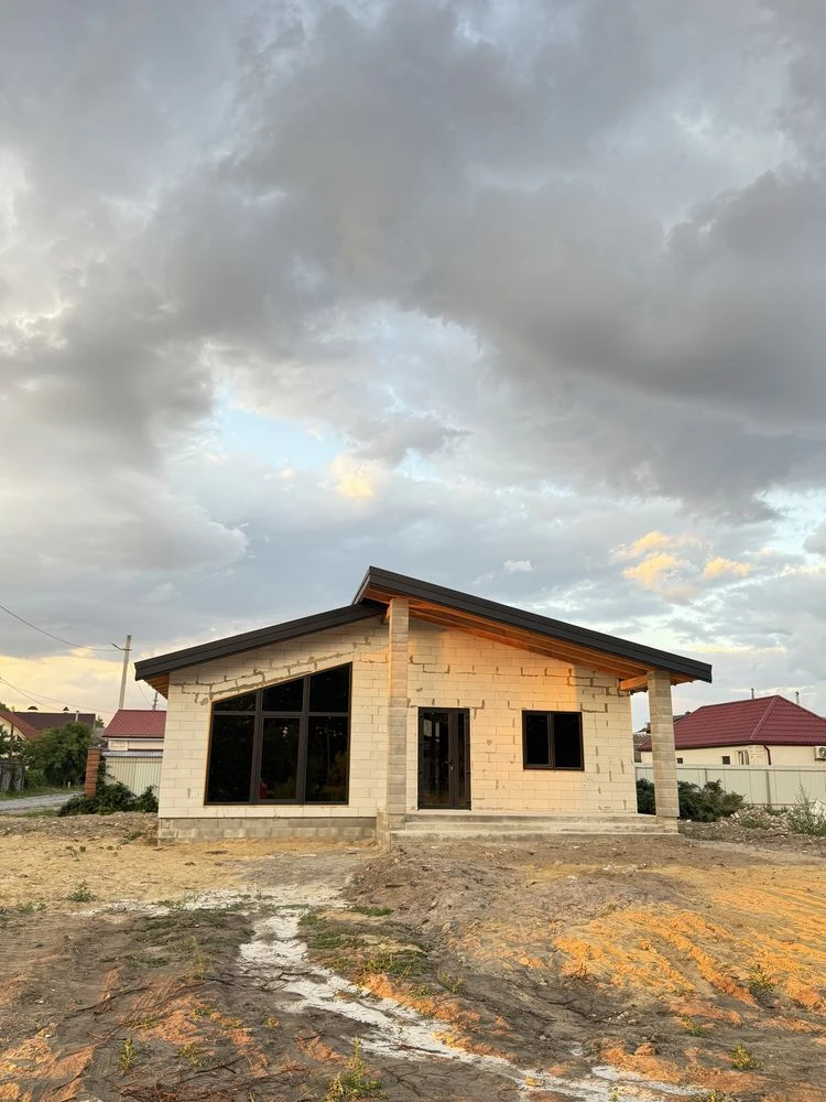 Продам будинок м.Славута 127кв.м. 10сотих землі.