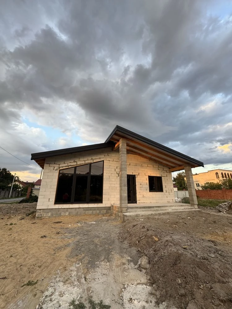 Продам будинок м.Славута 127кв.м. 10сотих землі.