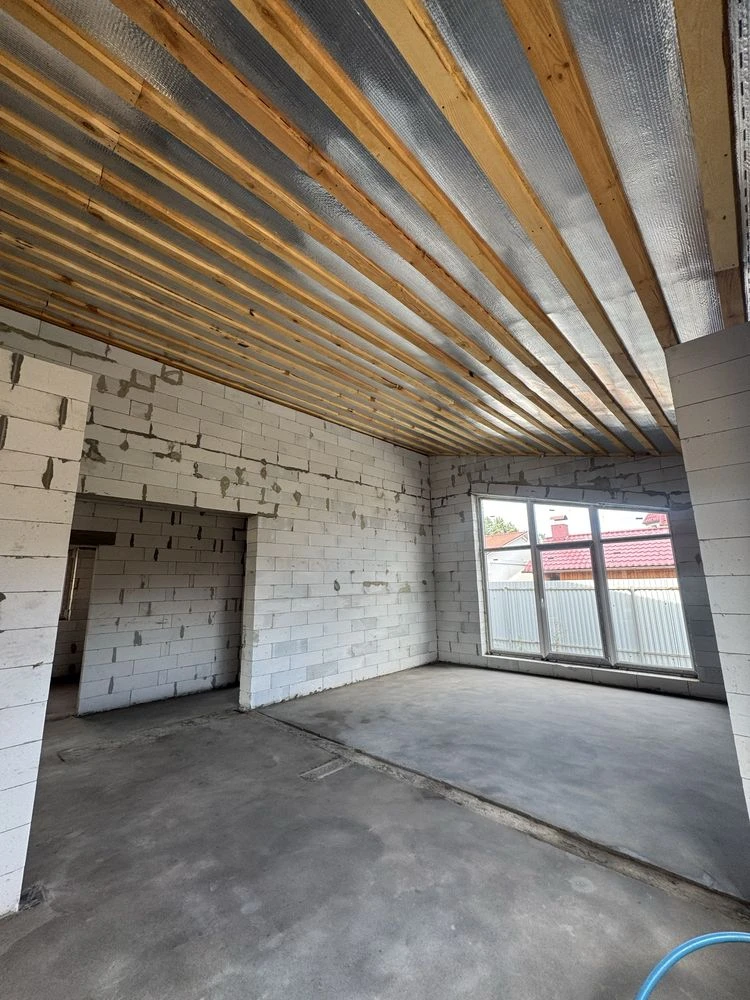 Продам будинок м.Славута 127кв.м. 10сотих землі.