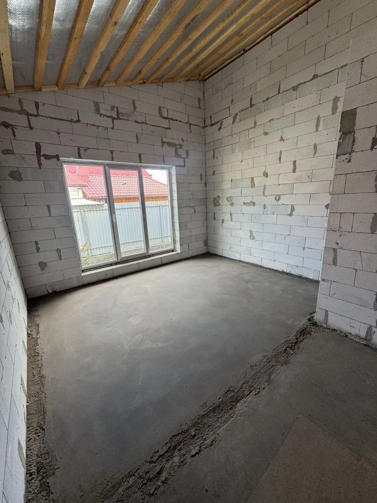 Продам будинок м.Славута 127кв.м. 10сотих землі.