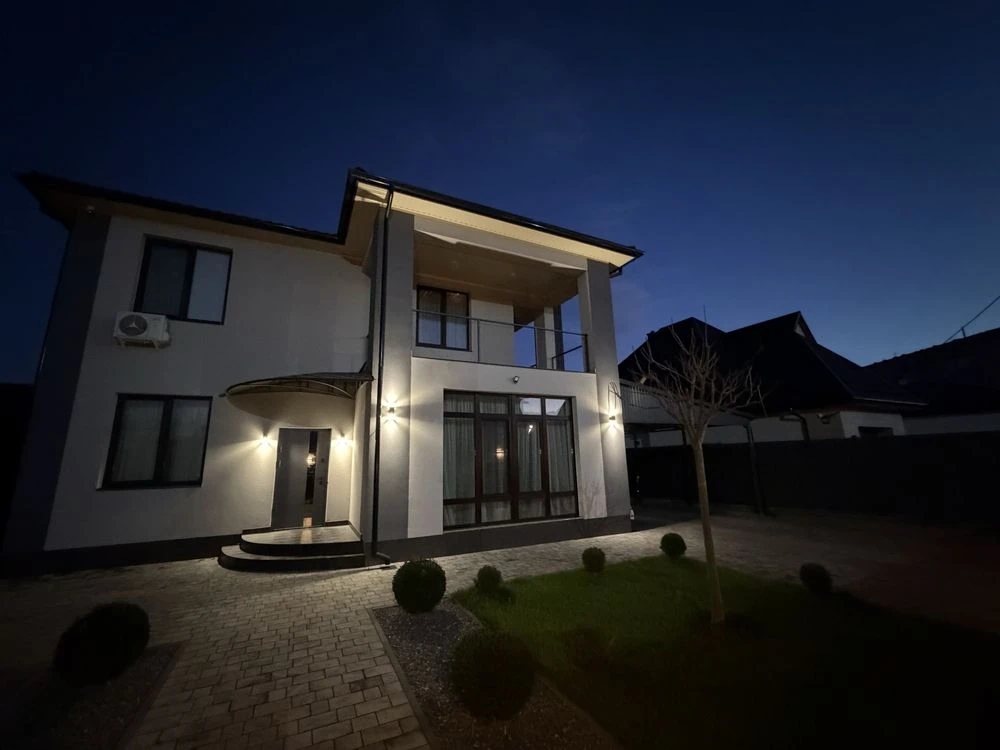 Продаж сучасного БУДИНКУ (270 м²) м. Славута