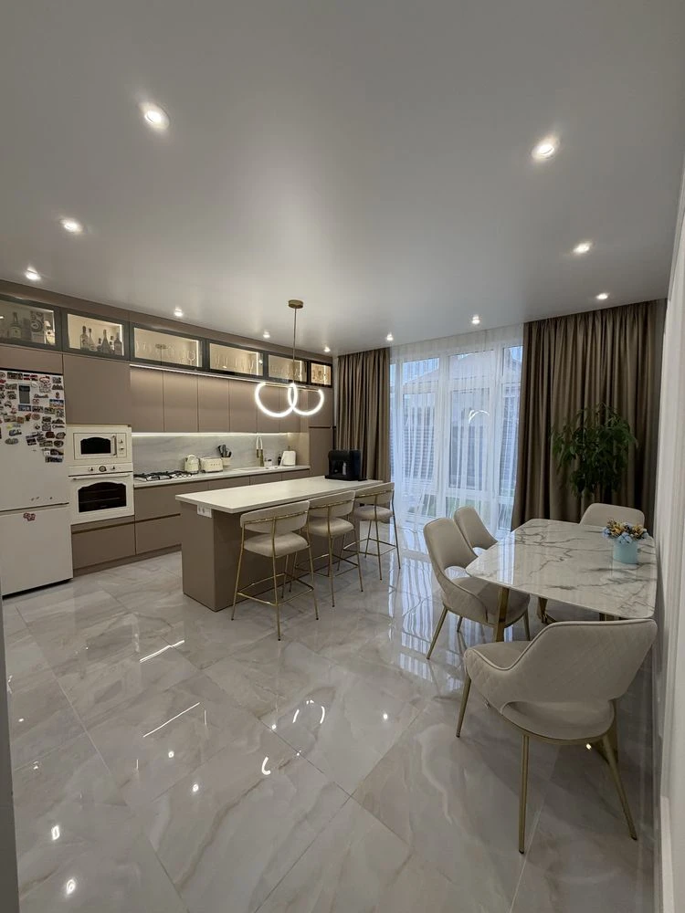 Продаж сучасного БУДИНКУ (270 м²) м. Славута