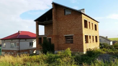 Продам будинок сирий у м. Зборів