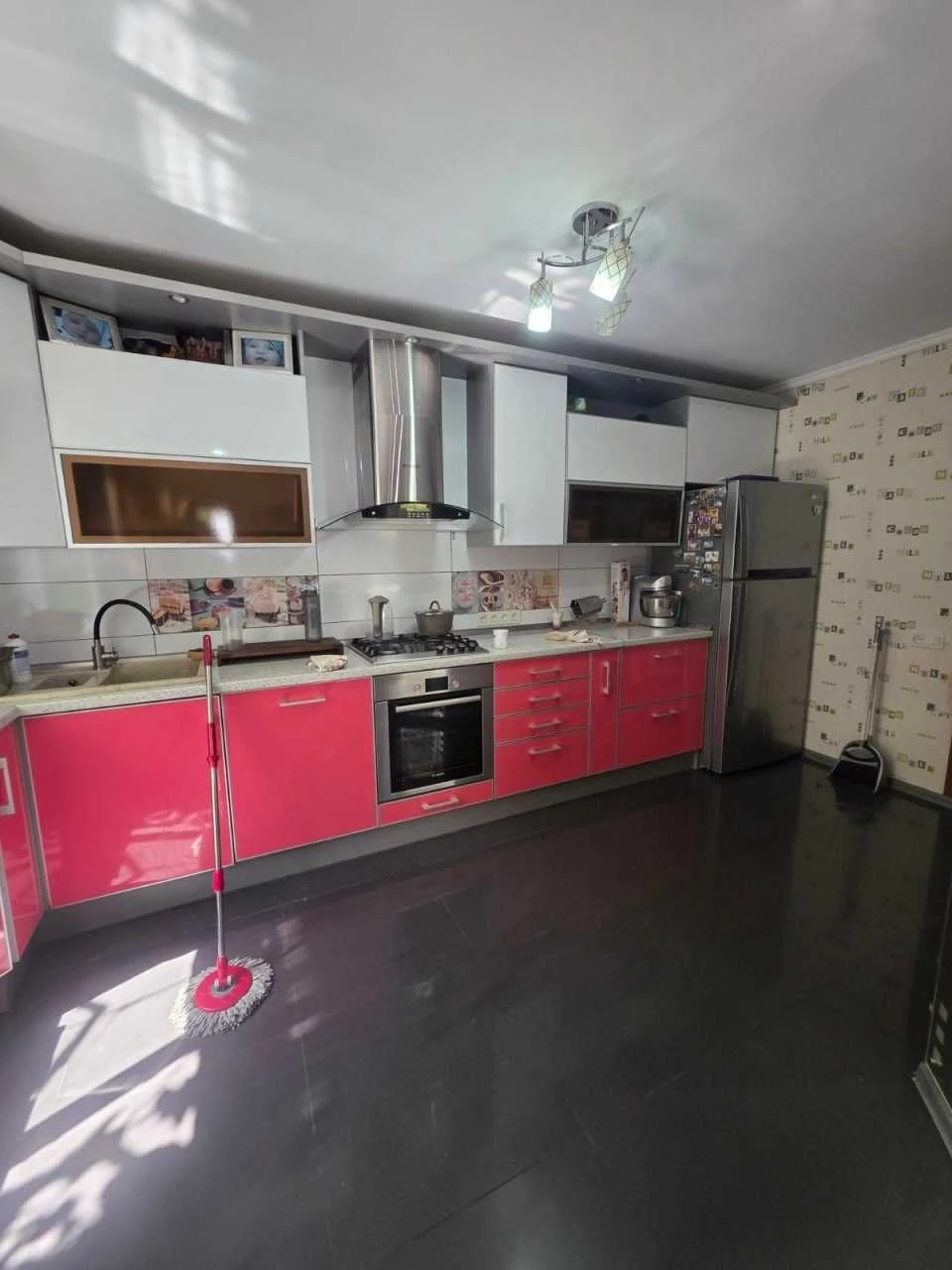 Продам 2-поверховий будинок у Роздільній — 90 кв.м + 20 сото