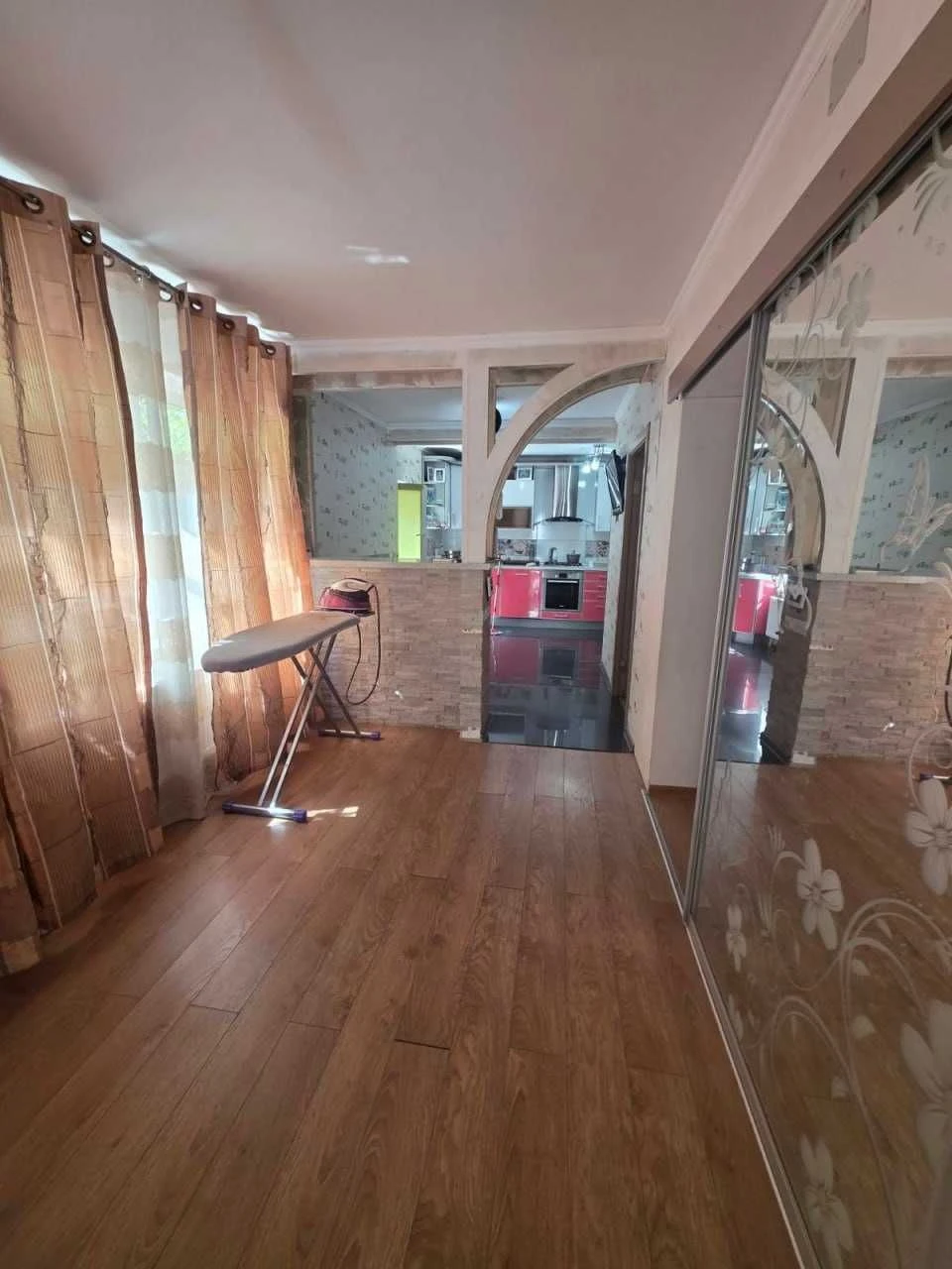 Продам 2-поверховий будинок у Роздільній — 90 кв.м + 20 сото